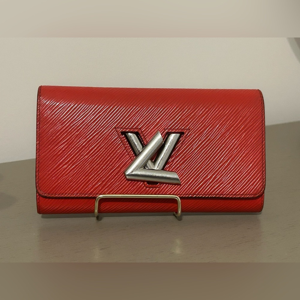 Louis Vuitton Twist Wallet Red Epi leather